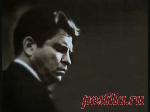 Emil GILELS plays BEETHOVEN  32 Variations  Live
Не сравнить со студийной записью. Гилельс вживую всегда играл вдохновенно. Токи идут в зал, испепеляющая энергия! А как проникновенно и глубоко звучат лирические эпизоды! Неповторимый тембр его звука! 
Спасибо!