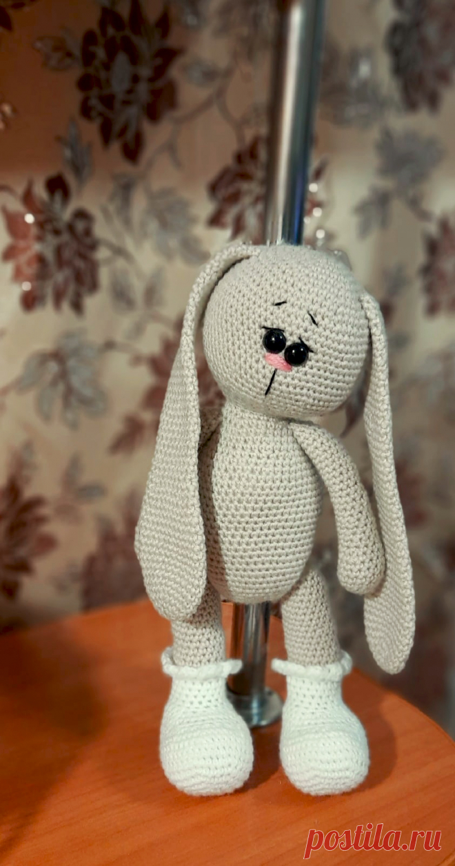 PDF Зайка Тильда крючком. FREE crochet pattern; Аmigurumi animal patterns. Амигуруми схемы и описания на русском. Вязаные игрушки и поделки своими руками #amimore - большой зайка в стиле Тильда, заяц, зайчик, кролик, зайчонок, крольчонок.