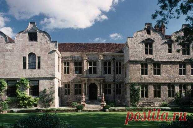 Дома с привидениями: топ-5 историй о призраках в замках и особняках Великобритании