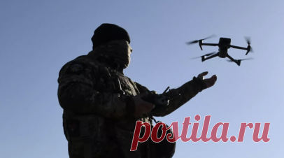 Российские бойцы рассказали RT о сборке и об использовании FPV-дронов в зоне СВО. Российские бойцы рассказали военкору RT Филиппу Прокудину, как прямо на фронте собирают, тестируют, а потом используют беспилотники, включая дроны-камикадзе. Делается это в дополнение к основным российским поставкам БПЛА и снарядов. Читать далее