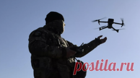 Российские бойцы рассказали RT о сборке и об использовании FPV-дронов в зоне СВО. Российские бойцы рассказали военкору RT Филиппу Прокудину, как прямо на фронте собирают, тестируют, а потом используют беспилотники, включая дроны-камикадзе. Делается это в дополнение к основным российским поставкам БПЛА и снарядов. Читать далее