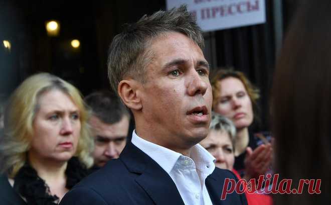 МВД объявило в розыск Алексея Панина. В начале мая актер, который сейчас живет в Испании, стал фигурантом дела об оправдании терроризма, поводом стали комментарии о взрыве на Крымском мосту