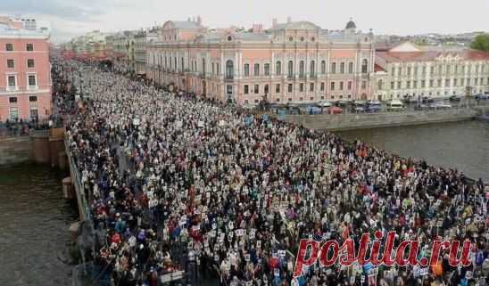Невский проспект. Бессмертный полк.