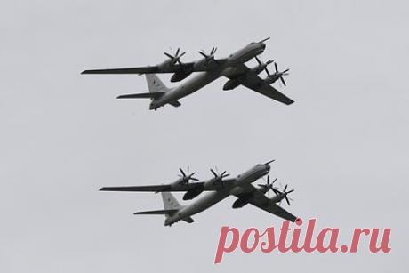 На ТОФ впервые ночью в воздухе Ту-142МЗ дозаправились от Ил-78М. На Тихоокеанском флоте (ТОФ) впервые прошла ночная дозаправка противолодочных самолетов Ту-142МЗ. Об этом со ссылкой на Минобороны России сообщает РИА Новости. Отмечается, что дозаправка осуществлялась от самолета-топливозаправщика Ил-78М Воздушно-космических сил России.