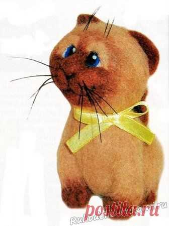 Валяние сиамского кота