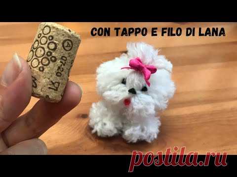 Cagnolino pucciosissimo con tappo di sughero e filo di lana
