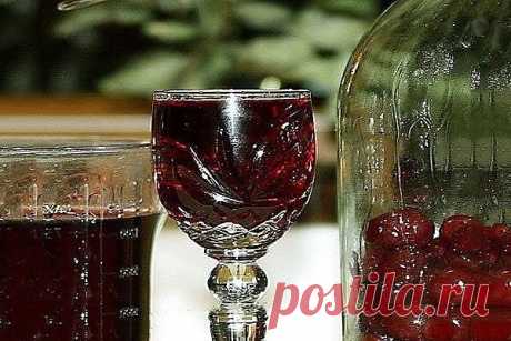 ЛИКЁР ВИШНЁВЫЙ