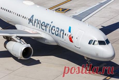 Пассажиров семь часов продержали на борту из-за очереди самолетов в аэропорту. Пассажиров авиакомпании American Airlines почти семь часов продержали в самолете в аэропорту Нэшвилла. Лайнер прилетел из Нью-Йорка и попал в очередь из самолетов, которая образовалась в авиагавани. Выяснилось, что воздушным судам не могли провести антиобледенительную обработку.