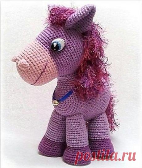 Очень симпатичный сиреневый пони