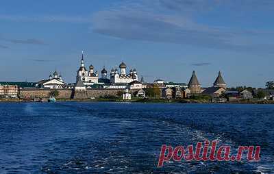 Оборона Соловецкого монастыря в 1854-1855 годы во время Крымской войны. За мужество, проявленное во время обороны, различные награды получили монахи, офицеры, унтер-офицеры и солдаты гарнизона, а также добровольцы