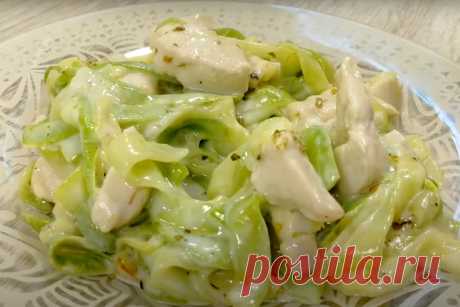 Спагетти из кабачков со сливочным соусом и куриным филе