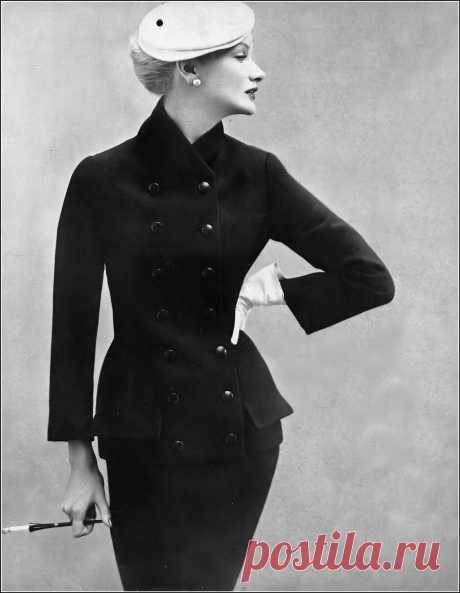 Sunny Harnett, photo by Richard Avedon, Harper's Bazaar, October 1954