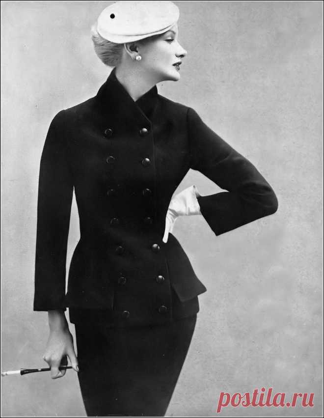Sunny Harnett, photo by Richard Avedon, Harper's Bazaar, October 1954