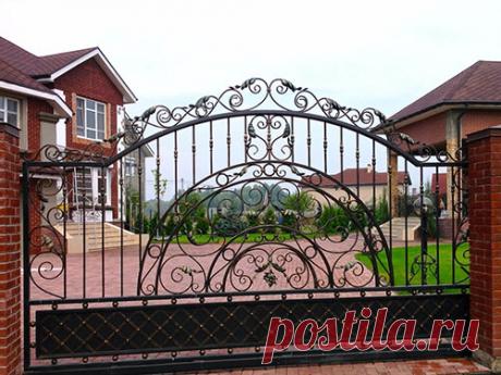 Ищите, где заказать изготовление откатных ворот?. По размерам заказчика! Можно по фотографии, чертежу, рисунку. Делаем сварные ворота с калиткой или без. Калитка может быть установлена в полотне ворот или отдельно. Ворота могут быть с подготовкой под автоматику или механические. Можно сделать: решетчатые, с гладким металлическим листом, с поликарбонатом, с . Красим жидкой эмалью в любой цвет. Серебряная или Золотая патина бесплатно! Установка откатных ворот производится зимой и летом.