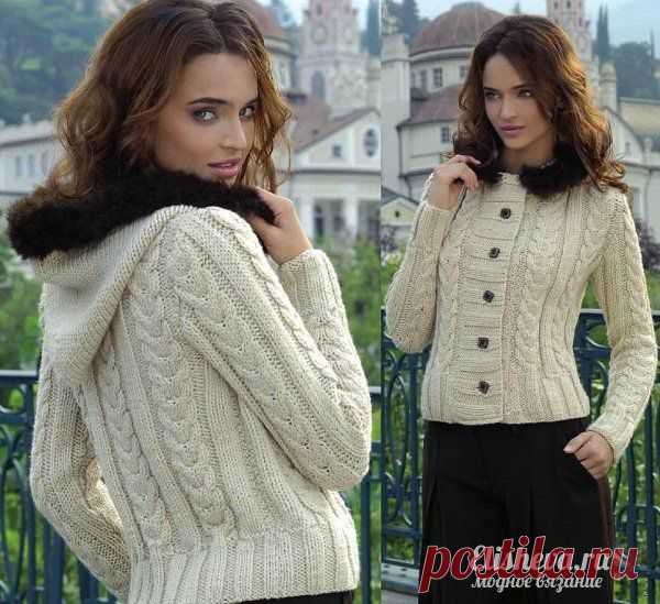 Женские модели с капюшонами.