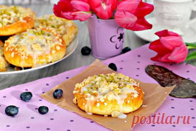Ватрушки с яблоком и штрейзелем