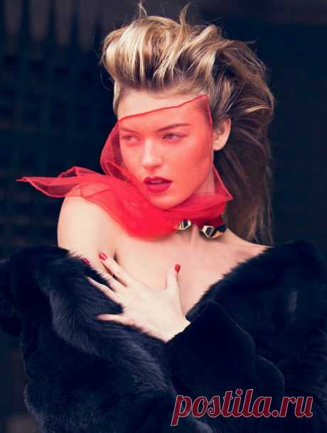 Марта Хант (Martha Hunt) в фотосессии Давида Бельмера (David Bellemere) для журнала Marie Claire Italia (декабрь 2014)