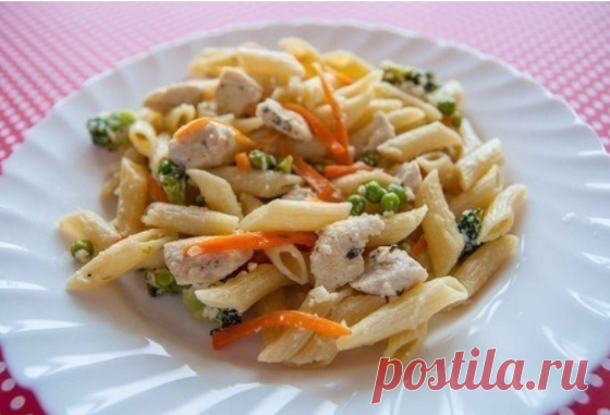 ПАСТА С КУРИЦЕЙ И ОВОЩАМИ В СЛИВОЧНОМ СОУСЕ