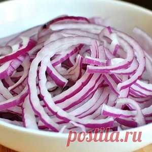 Как вкусно замариновать лук для шашлыка: 4 рецепта