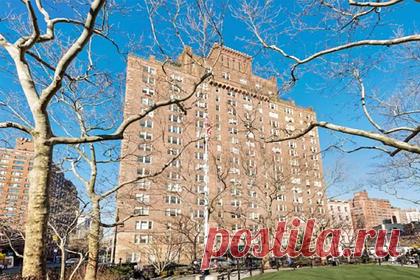 Эмма Стоун продала в убыток квартиру в США. Американская актриса Эмма Стоун избавилась от одной из своих квартир в США. Звезда фильма «Ла-Ла Ленд» нашла покупателя для недвижимости в нью-йоркском районе Вест-Виллидж. Актриса приобрела квартиру в 2016 году за 2,4 миллиона долларов, а в декабре 2021 года продала в убыток за 2,25 миллиона долларов.