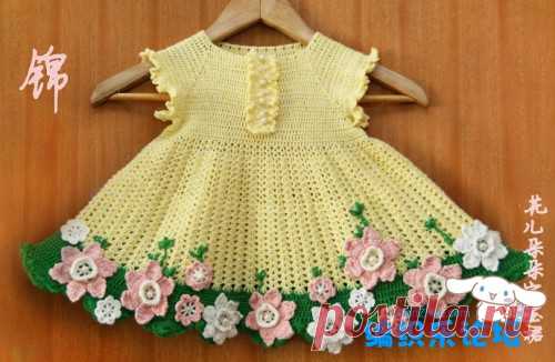 Очаровательное детское платье с цветами/крючком