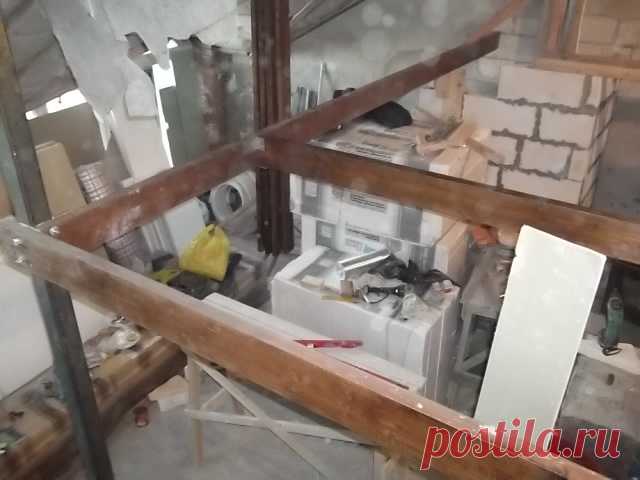 Второй этаж в однокомнатной квартире или спальня на антресоли своими руками!
