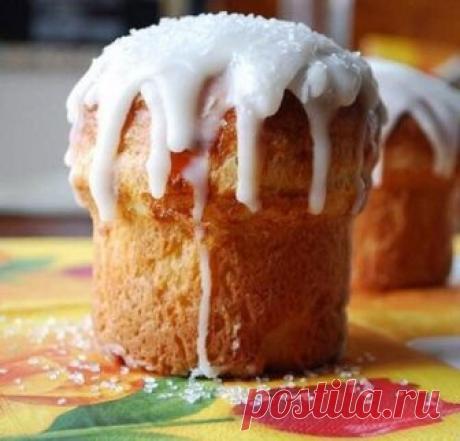 Глазурь для пасхальной выпечки: подборка рецептов 

На Пасху важно не только испечь вкусный кулич, но и украсить его вкусной и красивой глазурью. Сахарная и другие виды глазури не только придают дополнительную сладость пасхальной выпечке — благодаря глазури изделия дольше сохраняют свежесть.


1. Белковая глазурь

Ингредиенты:

Яичный белок — 1 шт.
Сахарная пудра — 180 г
Лимонный сок — 1 ч. л.

Приготовление:

1. Охлажденный белок взбить вместе с лимонным соком до получени...