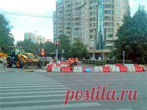 Зеленоград, новости: Из-за прорыва трубы перекрыта Яблоневая аллея.