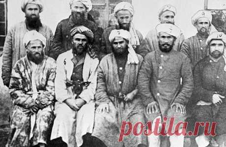 В советской историографии басмачество рассматривалось исключительно как движение против советской власти в Средней Азии. Учёные независимых государств, ранее входивших в состав СССР, сейчас пытаются представить басмачей как героев