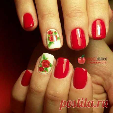 Идеальный маникюр в красном цвете❤, с использованием стильного рисунка🌹 . Работа выполнена мастером Натальей Стояновой м.Выхино