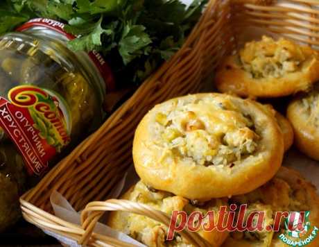 Ватрушки с огурцами и курицей – кулинарный рецепт