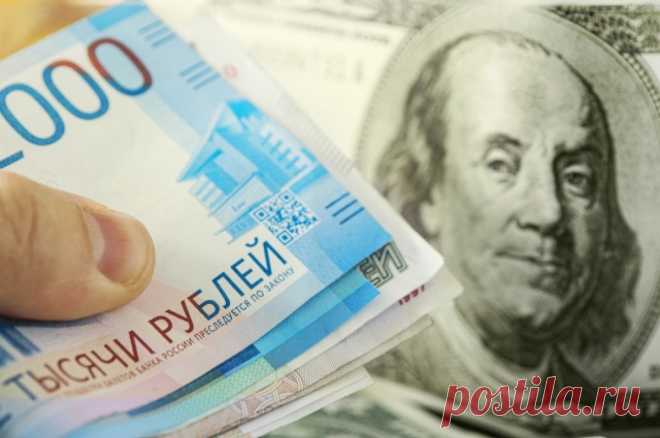 Экономист Чирков допустил, что рубль укрепится до 80 за доллар. По его словам, по темпам роста в последние месяцы экономика России значительно опережает западные.