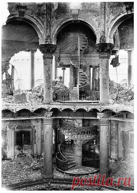 City Hall interior, San Francisco, 1906 - The San Francisco earthquake of 1906 was a major earthquake that struck San Francisco and the coast of Northern California at 5:12 a.m. on Wednesday, April 18, 1906. Devastating fires broke out in the city and lasted for several days. As a result of the quake and fires, about 3,000 people died and over 80% of San Francisco was destroyed. |   Pinterest: инструмент для поиска и хранения интересных идей