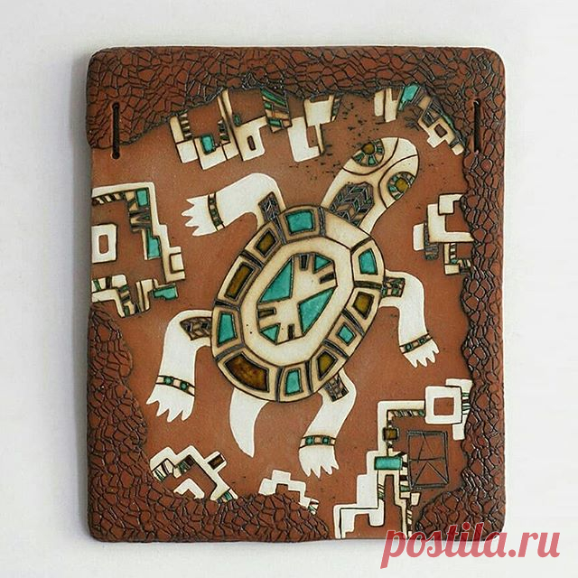 Черепаха (39×33cm). #dakuceramics__sale  #паннокерамическое  #ceramicpanel #wallceramics #панно #авторскаякерамика #интерьернаякерамика  #interiorceramics  #керамикавинтерьере #чаша #керамическаячаша #ceramicbowl