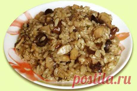 Грибное ризотто с маслинами и пармезаном