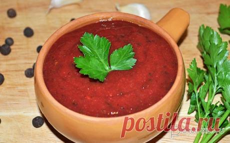 Ткемали домашний У нас не растет омбала (болотная мята), непременный компонент грузинского соуса ткемали. Да и необходимая для него слива бывает совсем недолго. Но сварить домашний ткемали все равно стоит из того, что есть &ndash; очень уж вкусный соус.