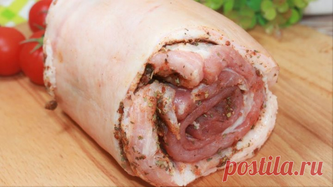 Мой любимый МЯСНОЙ РУЛЕТ! Сворачиваю особым способом и мариную. #694 Рецепт:
свиная пузанина - 1 кг
соль - 1 ч.л.
черный перец - 1/2 ч.л.
красный перец - 1/3 ч.л.
паприка - 2 ч.л.
молотый имбирь - 1/3 ч.л.
базилик - 2 ч.л.
чеснок - 3 зубчика
Замариновать рулет на 1 час или дольше, а затем выпекать при температуре 200-220С.
Подавать теплым или холодным.