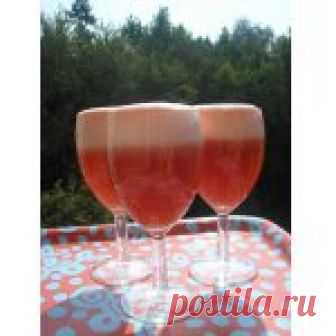 Клубнично-ананасовая шипучка Кулинарный рецепт