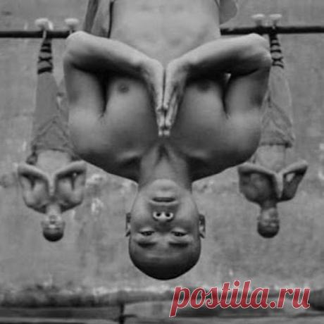 | ТРИ БУДДИЙСКИЕ ИСТИНЫ НА КАЖДЫЙ ДЕНЬ
Иногда кажется, что жизнь несправедлива именно к нам, именно здесь и сейчас, а все попытки исправить положение похожи на бег по кругу.