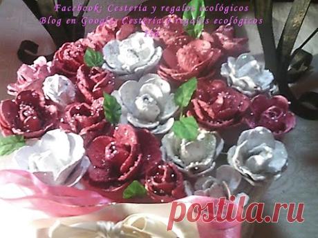 Tapa con rosas de cartón de huevos. DIY Roses made of carton of eggs