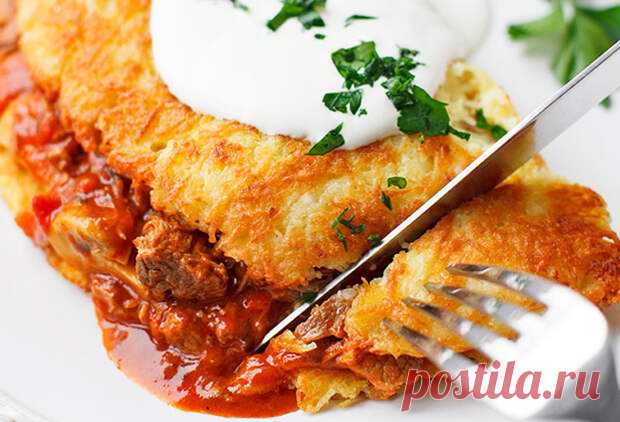 Картофельная лепешка Мешок Разбойника - Steak Lovers - медиаплатформа МирТесен ЛУЧШЕЕ ЗА НЕДЕЛЮ Картофельные оладьи и драники любят почти все. Как правило, делаем мы их традиционно, делая небольшие блины, которые можно подавать со сметаной или соусами. В Мешке Разбойника идея драников получила развитие: блин здесь большой и уже скорее напоминает конверт, в который кладется