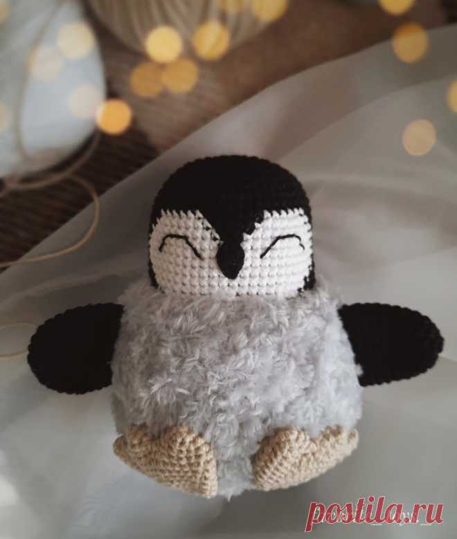 PDF Пингвинчик Пупи крючком. FREE crochet pattern; Аmigurumi toy patterns. Амигуруми схемы и описания на русском. Вязаные игрушки и поделки своими руками #amimore - плюшевый пингвин, пингвинята из плюшевой пряжи, пингвинчик, пингвинёнок.