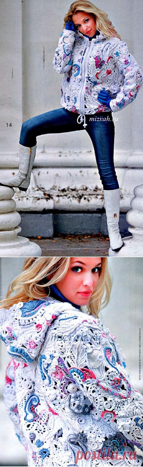 Ветровка на молнии в технике фриформ.