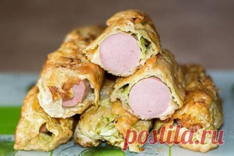 Простые капустные рулетики с сосиской, рецепт — Вкусо.ру