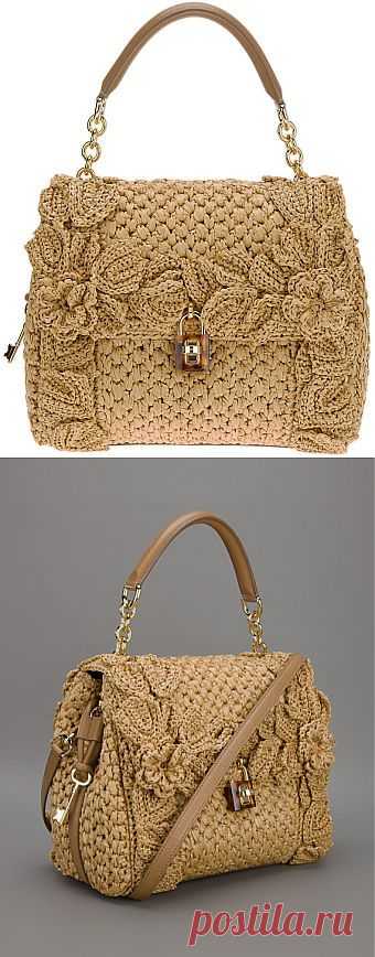 Сумочка Dolce & Gabbana.