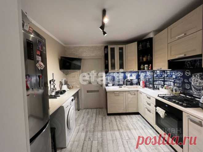 Продажа трехкомнатной квартиры 74м² ул. Балаклавская, Симферополь, Крым респ., р-н Центральный, мкр. Пневматика - база ЦИАН, объявление 300712507