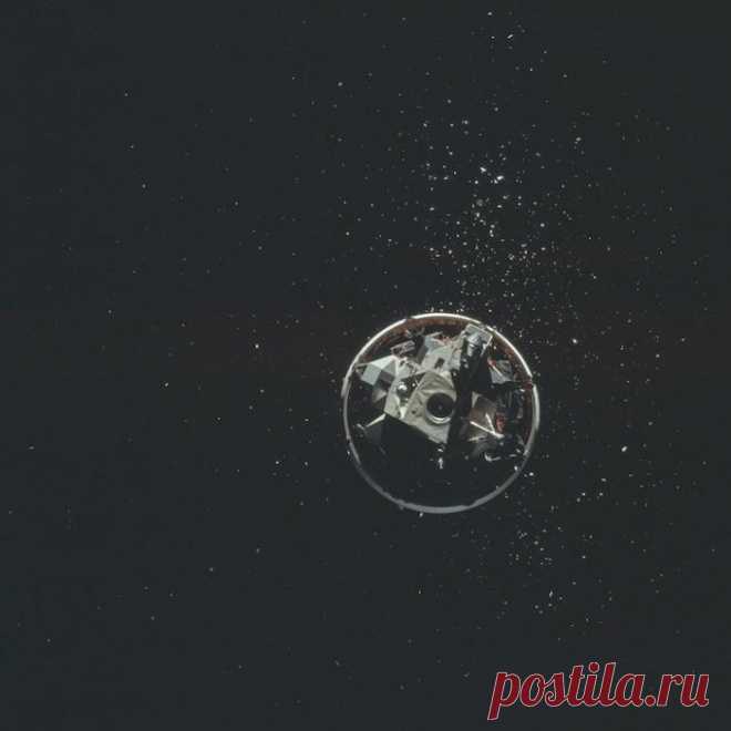 Рассекречены архивы NASA: 8400 фотографий с первой высадки на Луну попали в Интернет
