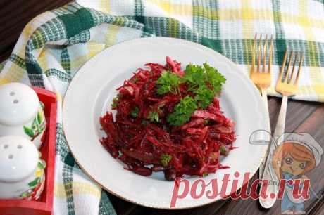 Салат с консервированной красной фасолью, свеклой, огурцами - Пошаговые фото рецепты без дрожжей, без муки, без мяса, без масла, без яиц Рецепт вкусного салата с красной консервированной фасолью простой, но вкусный. Все в нем гармонично. И пассированный лук со свеклой, и маринованные огурцы, и пикантный чеснок.