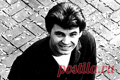 Умер основатель культовой рок-группы The Everly Brothers. Американский певец, гитарист и автор песен, основатель и участник рок-группы The Everly Brothers Дон Эверли скончался на 85-м году жизни в Нэшвилле. Причина смерти музыканта не раскрывается. Дон был последним из живых братьев Эверли. Второй участник дуэта, Фил, умер в январе 2014-го года.