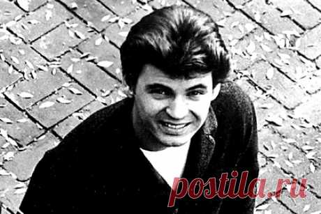 Умер основатель культовой рок-группы The Everly Brothers. Американский певец, гитарист и автор песен, основатель и участник рок-группы The Everly Brothers Дон Эверли скончался на 85-м году жизни в Нэшвилле. Причина смерти музыканта не раскрывается. Дон был последним из живых братьев Эверли. Второй участник дуэта, Фил, умер в январе 2014-го года.